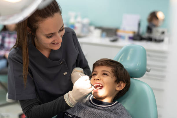 Best Emergency Tooth Extraction  in Strawberry, CA